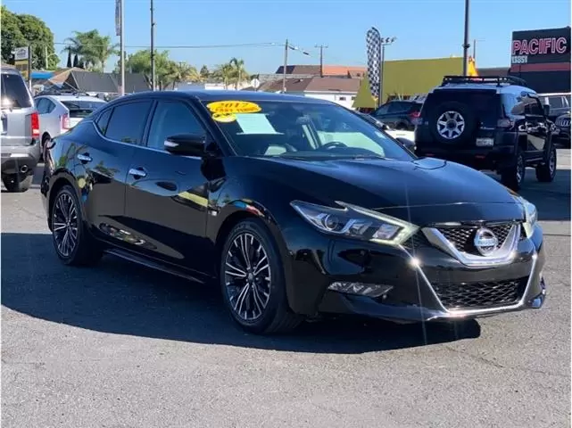 2017 Nissan Maxima Platinum Se image 3