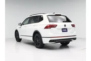 $23998 : Volkswagen Tiguan 2022 SE R- thumbnail
