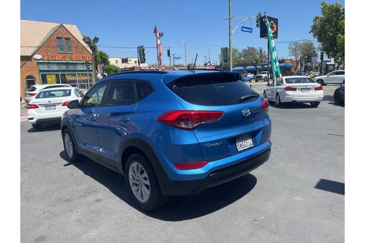 $13995 : 2017 Tucson SE image 8