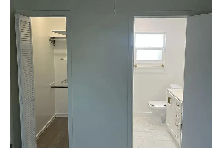 $1550 : Beautiful and private 1 bed 1 image 7