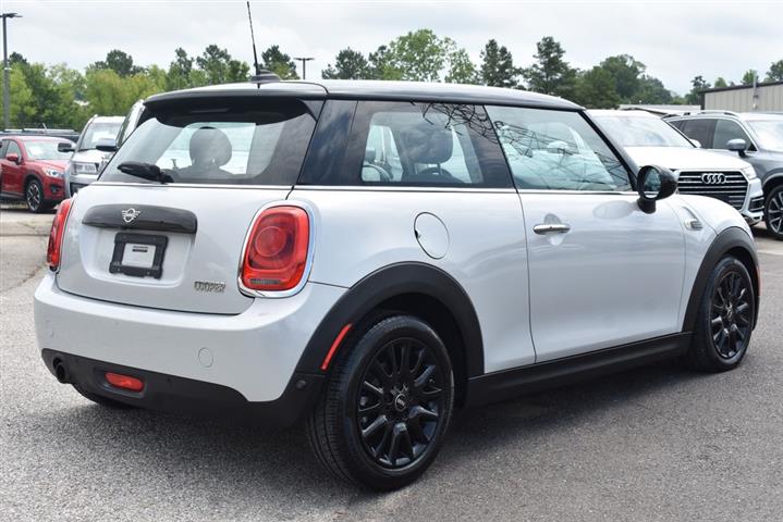 2019 Hardtop 2 Door Cooper image 10