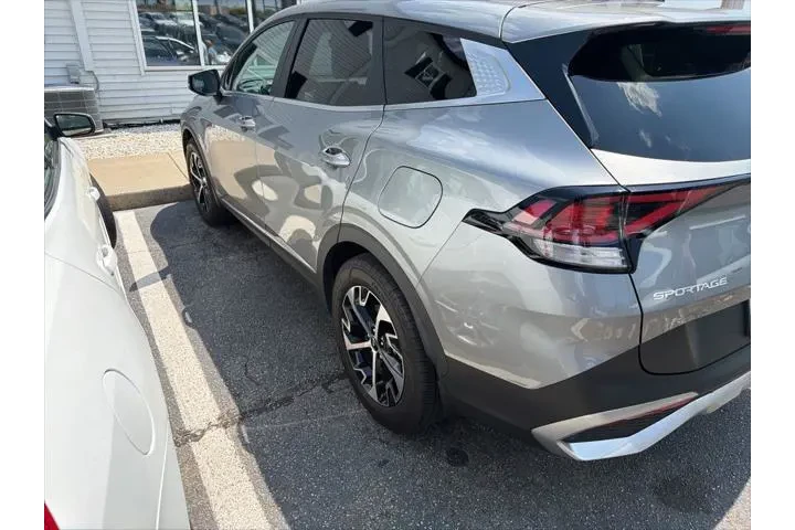$25681 : Kia Sportage 2024 EX 4dr SUV image 3