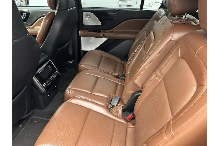 $35995 : Lincoln Aviator 2021 AWD Res image 9