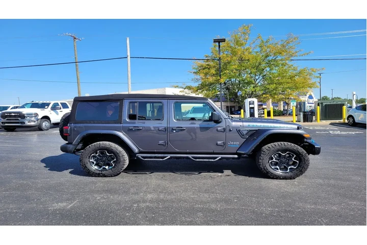 $30400 : Jeep Wrangler Unlimited 2021 image 2