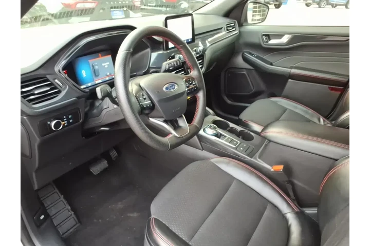 $28642 : Ford Escape 2025 ST-Line 4dr image 9