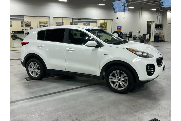 $9900 : Kia Sportage 2018 AWD LX 4dr image 9