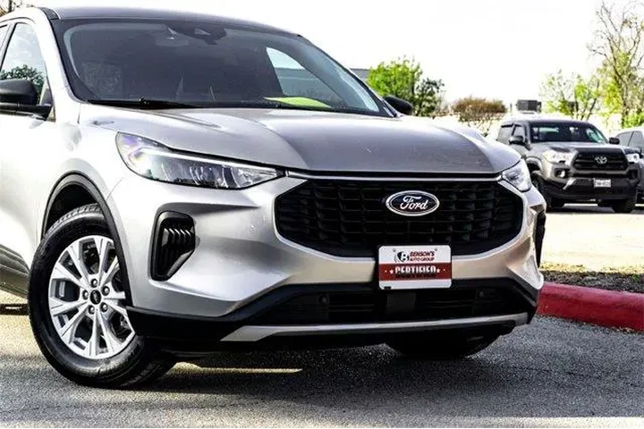 $16025 : Ford Escape 2023 Active 4dr image 3