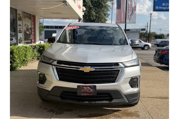 $19999 : 2022 Traverse LS image 5