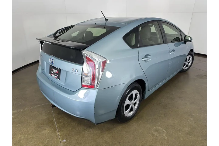 $8299 : 2012 Prius Two image 10