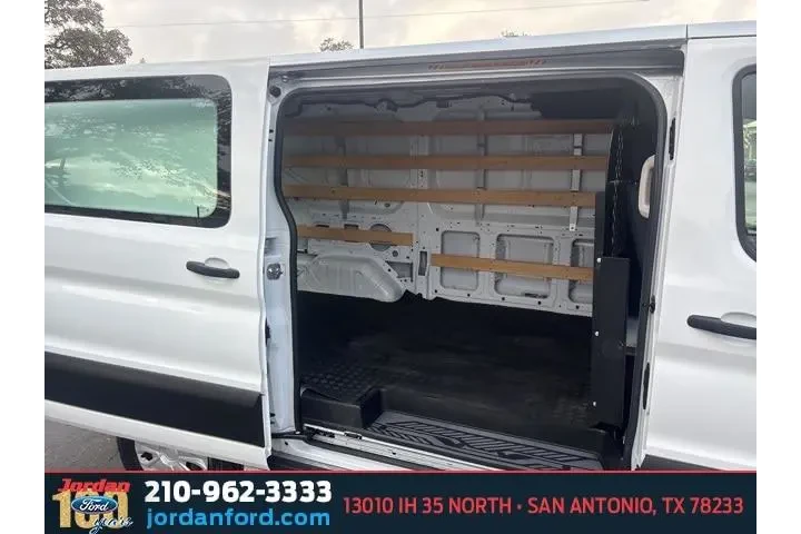 $33580 : Ford Transit 2024 250 3dr SW image 7