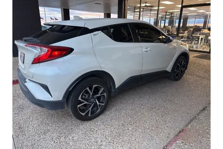 $15771 : Toyota C-HR 2020 LE 4dr Cros image 5