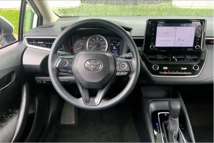 $22985 : Toyota Corolla 2022 LE 4dr S image 5