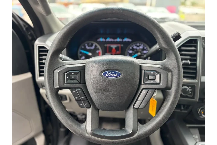 2018 F-250 XLT image 8