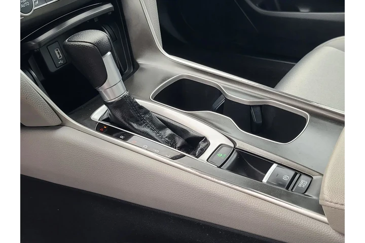 $20495 : Honda Accord 2020 LX 4dr Sed image 9