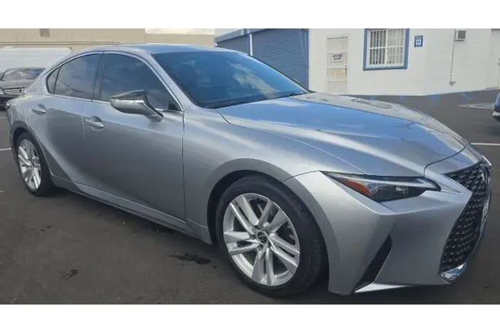 $35000 : Lexus IS 300 2023 4dr Sedan image 4