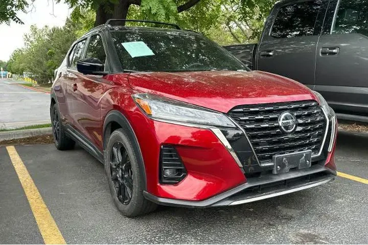 $18995 : Nissan Kicks 2021 SR 4dr Cro image 3
