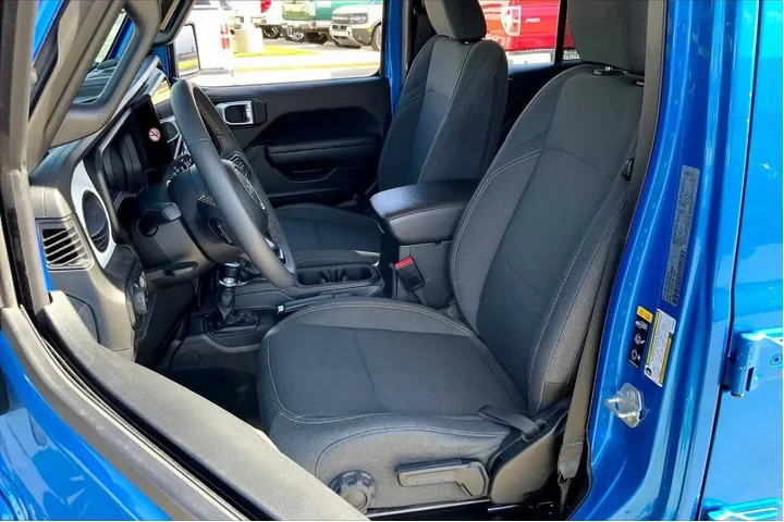 $31995 : Jeep Wrangler 2024 4x4 Sport image 7