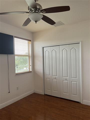 $900 : Room for rent image 3