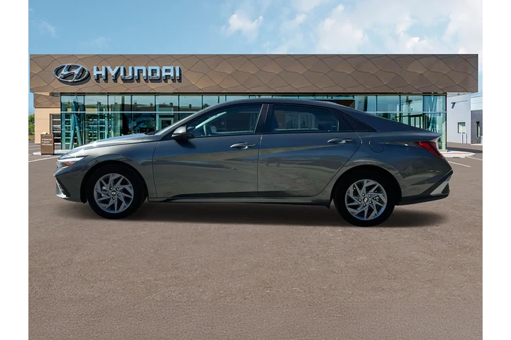 $20235 : Hyundai ELANTRA 2024 SEL 4dr image 3