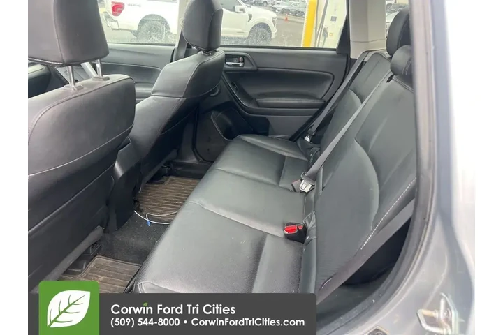 $12689 : Subaru Forester 2015 AWD 2.0 image 4