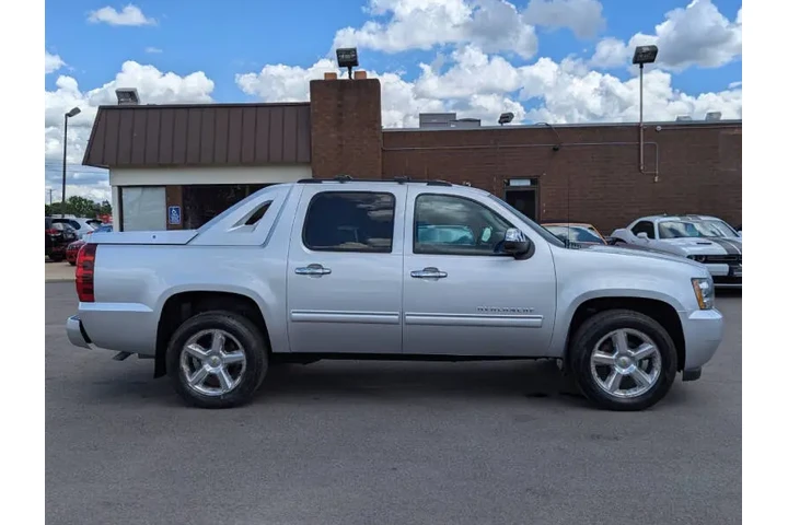 $13975 : 2012 Avalanche LS image 5