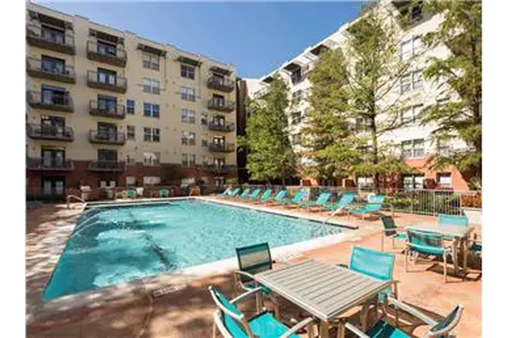 $2524 : Rental property with 1 bedro image 1