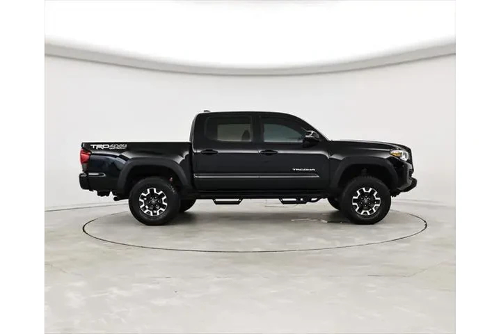 $31998 : Toyota Tacoma 2019 4x4 TRD P image 7