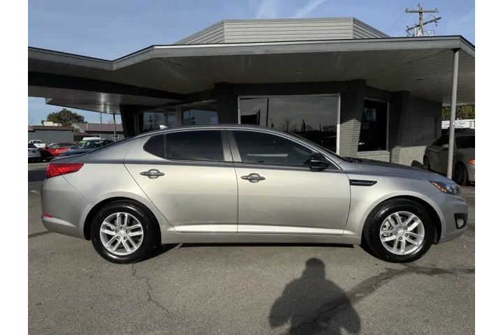 $8200 : 2013 Optima LX image 8
