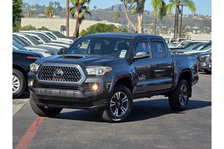 $31998 : Toyota Tacoma 2019 4x2 TRD S image 2