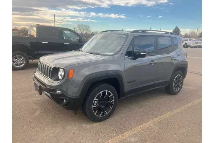 $19991 : Jeep Renegade 2023 4x4 Latit image 2