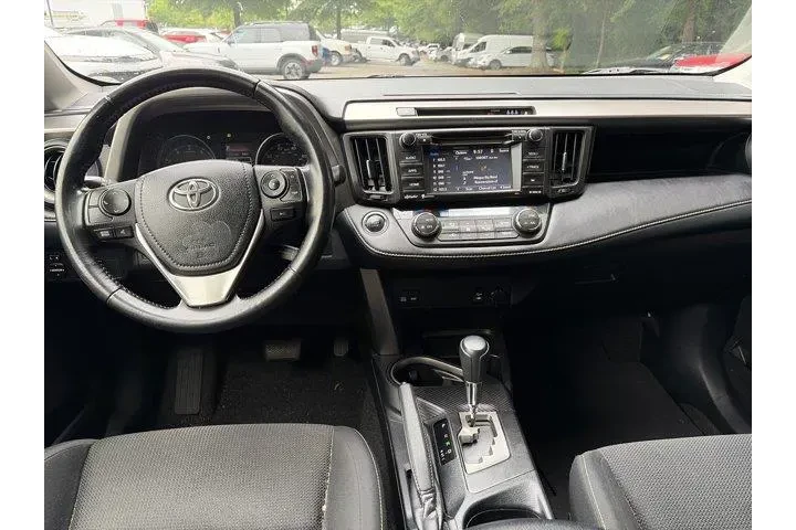 $20896 : Toyota RAV4 2018 XLE 4dr SUV image 4