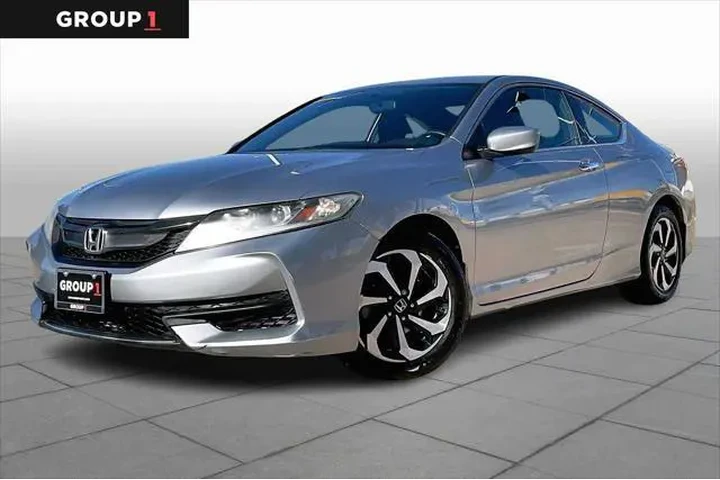 $13992 : Honda Accord 2017 LX-S 2dr C image 1