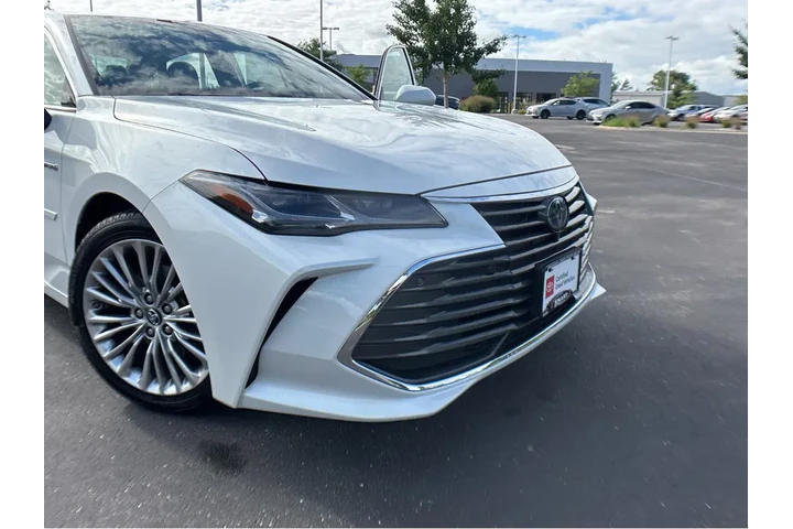 $31398 : Gold Certified2019 Avalon Hyb image 7