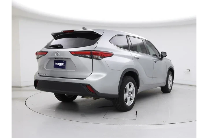 $28998 : Toyota Highlander 2023 L 4dr image 8