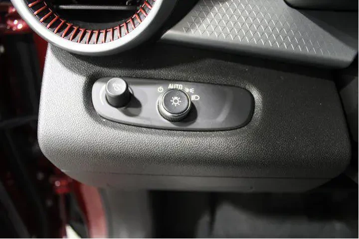 $23923 : Chevrolet Trax 2025 RS 4dr C image 8