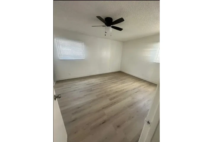 $1000 : espacioso de 1 dormitorio image 7