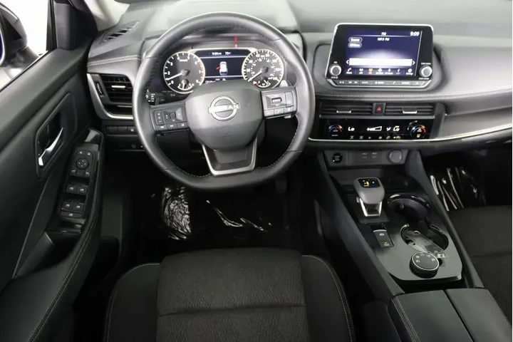 $20587 : Nissan Rogue 2025 AWD SV 4dr image 4