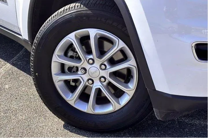 $23977 : Jeep Grand Cherokee 2021 4x4 image 2