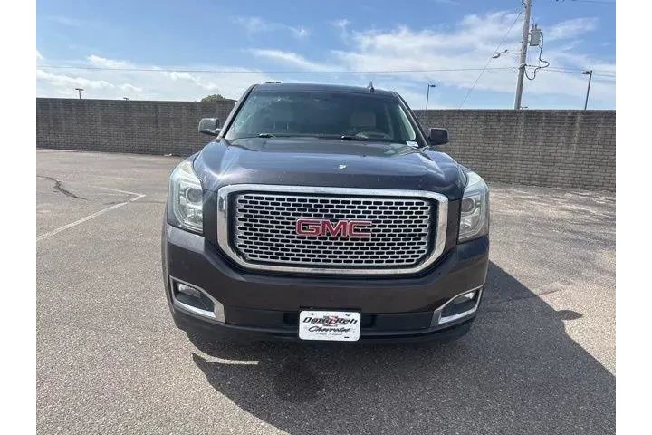 $31982 : GMC Yukon XL 2017 4x4 Denali image 2