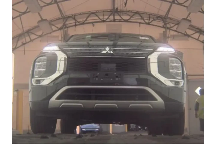 $22693 : Mitsubishi Outlander 2024 AW image 3