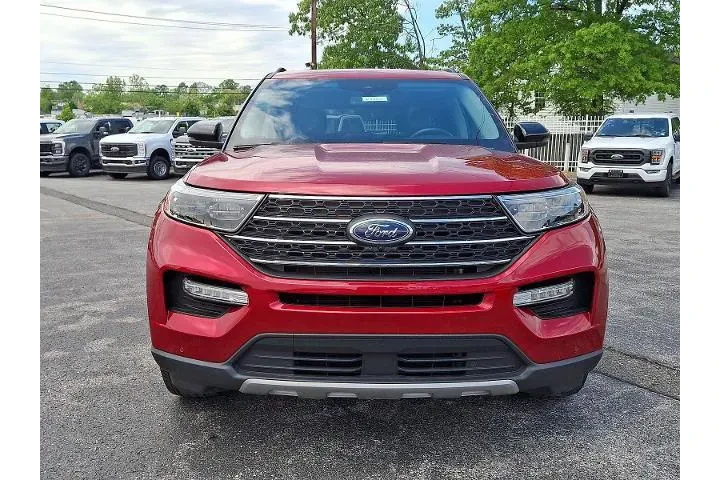 $37470 : Ford Explorer 2023 AWD XLT 4 image 2