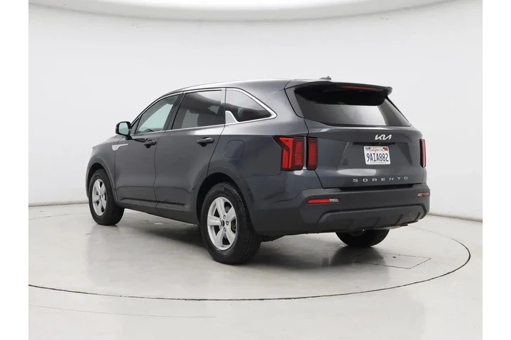 $21998 : Kia Sorento 2022 LX 4dr SUV image 2