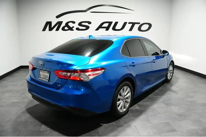 $18555 : 2019 Camry image 9