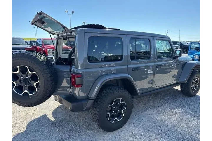 $32700 : Jeep Wrangler Unlimited 2022 image 4