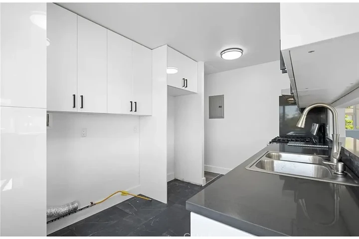 $1200 : Apperson St, Tujunga, CA image 4