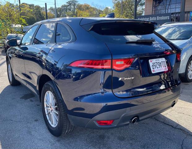 $15900 : 2017 F-PACE 35t image 4