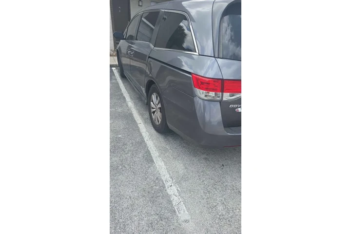 $11500 : 2015 Honda odyssey EX-L image 3
