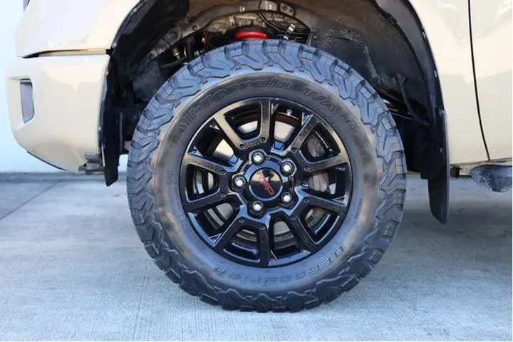 $33136 : Toyota Tundra 2016 4x4 TRD P image 10