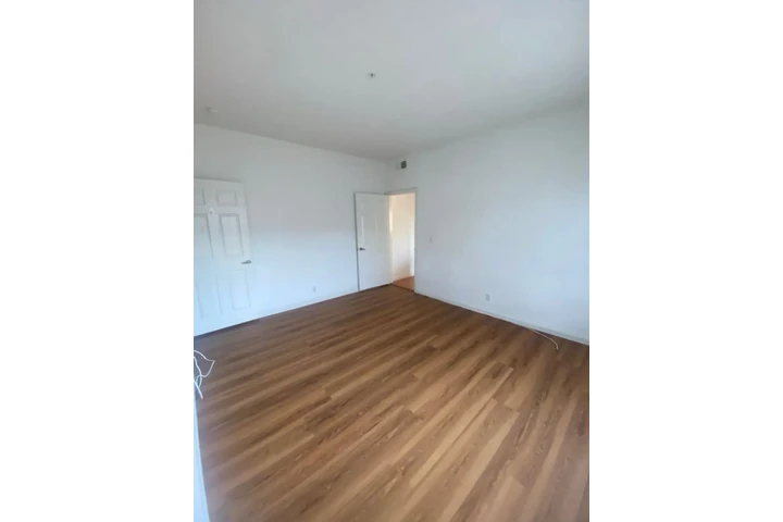 $1975 : 2 Bedroom Apt in Lynwood image 7