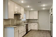 $900 : Charming 3-bedroom home thumbnail